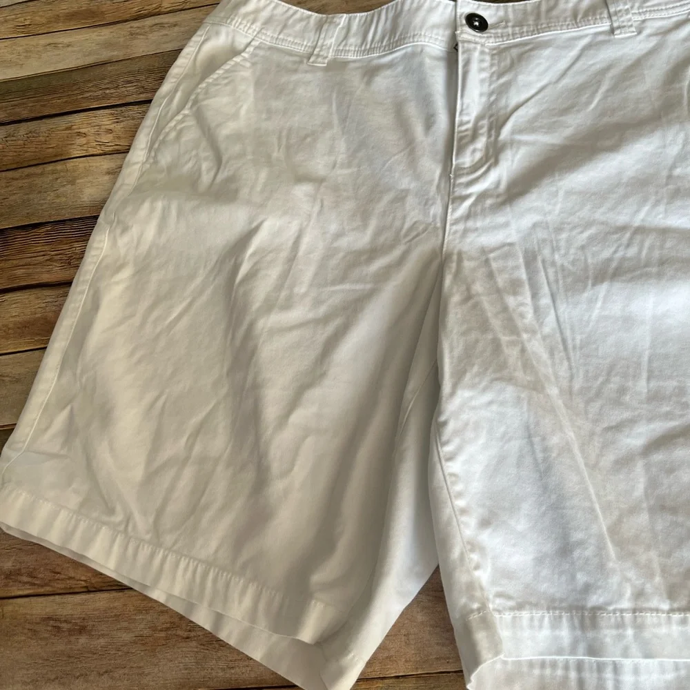 Lane Bryant White Plus Size Shorts Size 20 - Picture 2 of 8